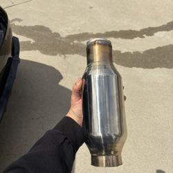 Vibrant 2.5” Exhaust Resonator (Standard – Clean Weld Cut, Not Ultra Quiet)