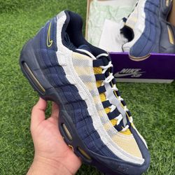 NIKE AIR MAX 95 sz 11.5
