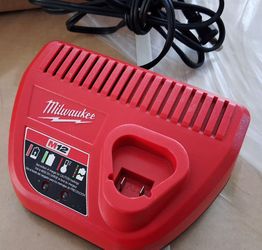 Milwaukee M12 battery charger