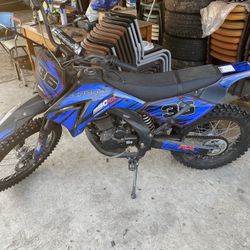 2017 Apollo 250 