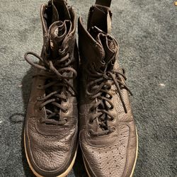 Nike shoes 