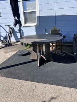 Super cute dining table