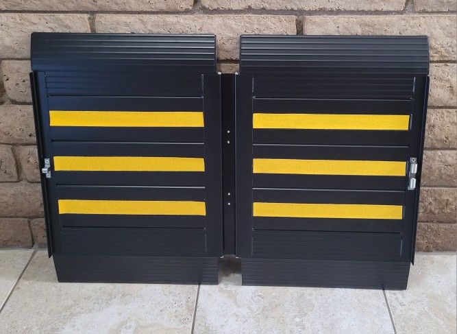 Portable Wheelchair Ramp with Handle, Non-Slip Aluminum
