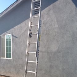 EXTENTION LADDER