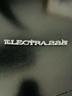 Buick Electra 225 emblem