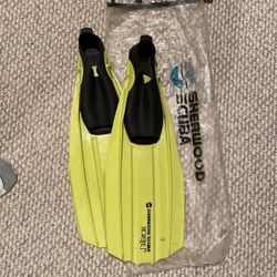 Size 8-9 soft silicone/rubber made in Italy