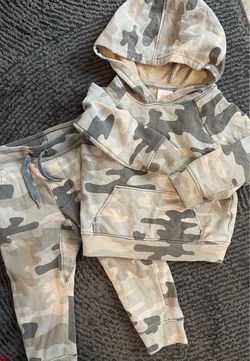 Toddler 2 piece Hoodie set (Camo)