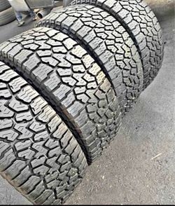 275/65/18 Falken set de llantas usadas en buenas condiciones las 4