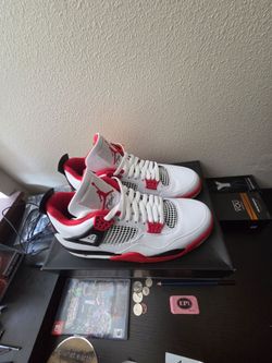 Jordan 4 fire reds