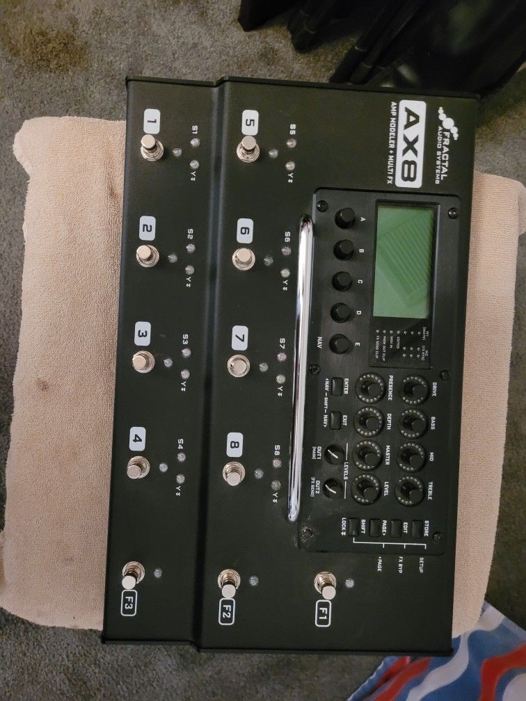 Fractal AX8