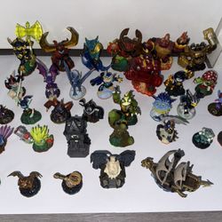 Huge Skylanders Lot 33 Figures, Items & Playsets