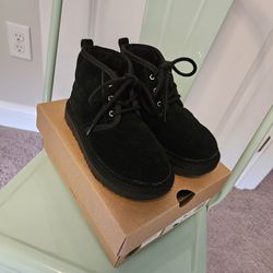 Girls Ugg Boots (Black)