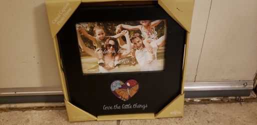 Two Cute Wooden Frames PICK UP NORTHERN & 51st Avenue