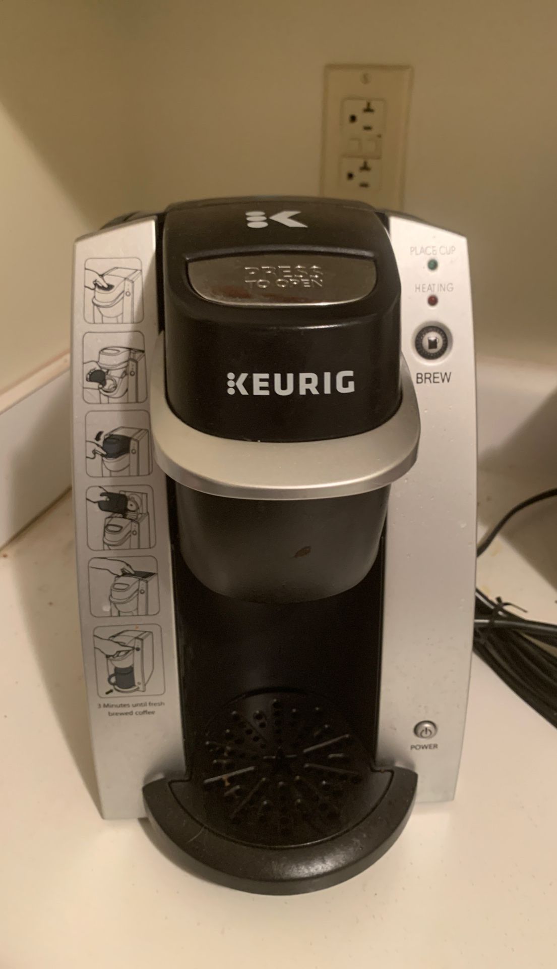 Keurig Coffee Maker in Wonderful Condition Selling For Cheap!