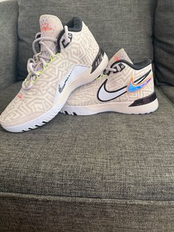 NIKE LBJ NXXT GENI