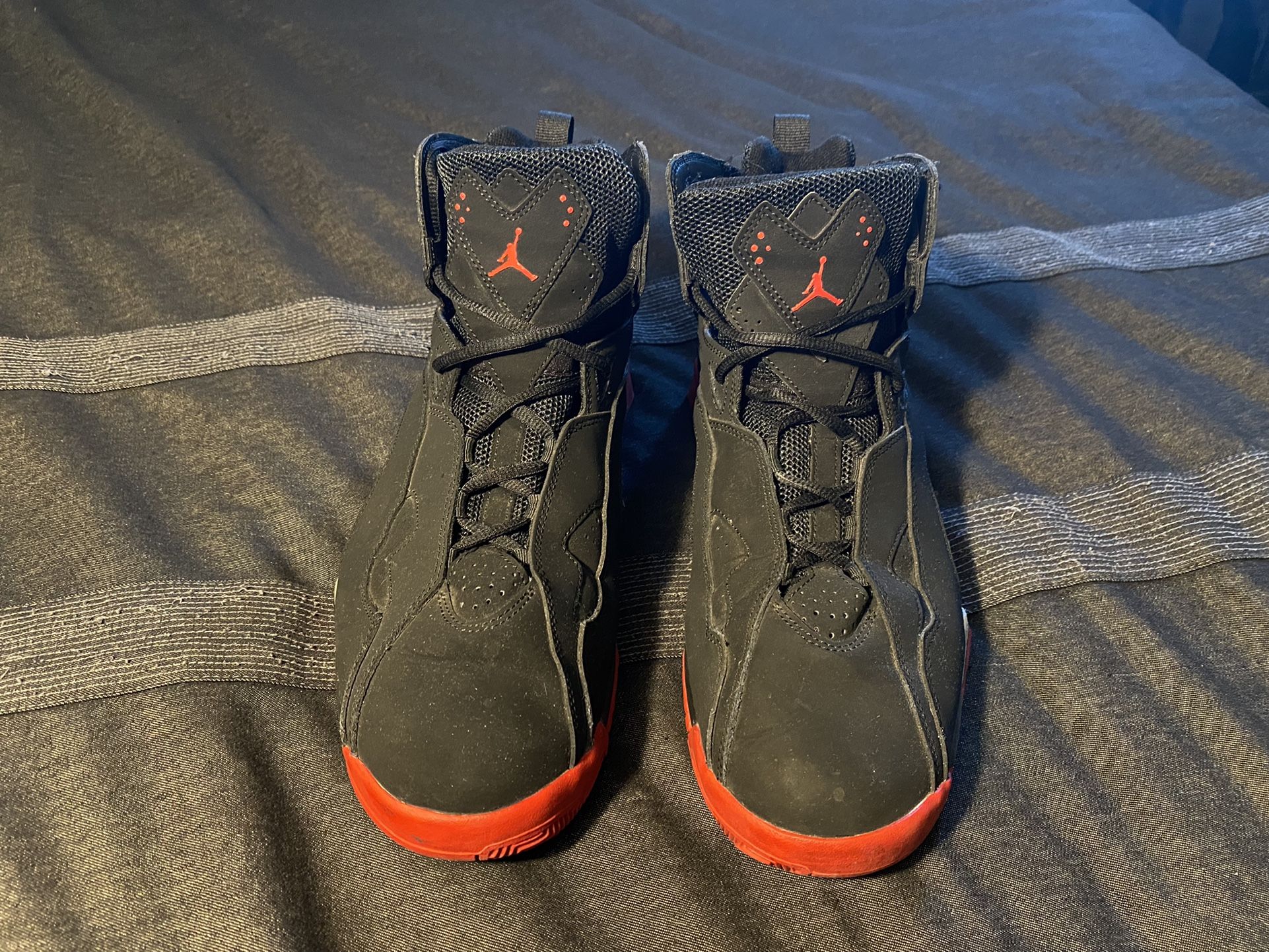 Jordan True Flight Black/ Gym Red Metallic Silver