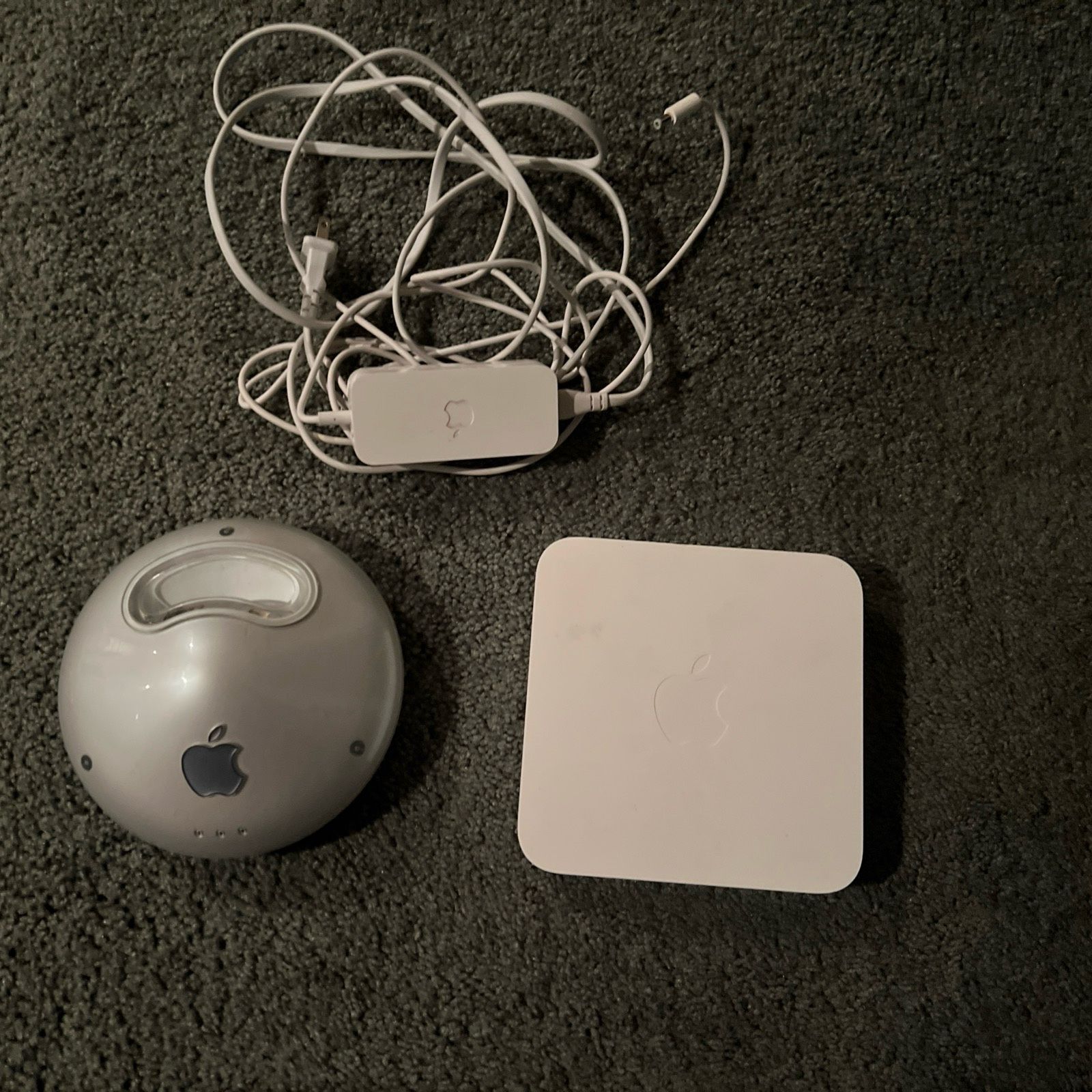 EUC APPLE EXTREME WIRELESS ROUTER & MODEM