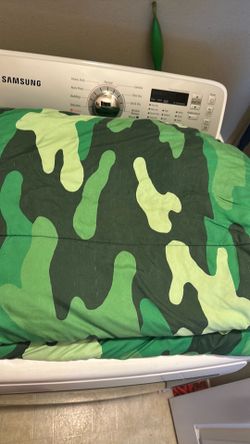 Boys camo comforter & sheet set