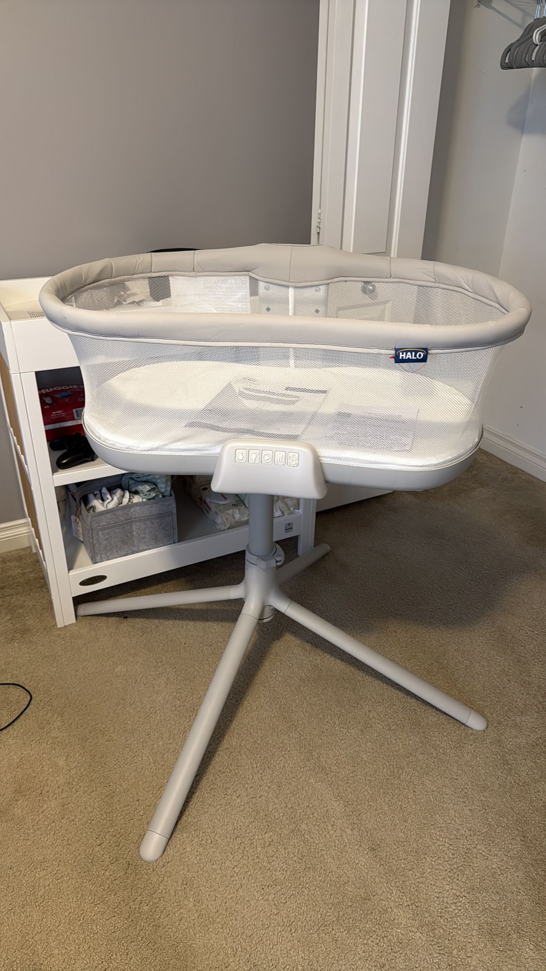Halo bassinet