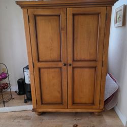 Solid wood storage cabinet 