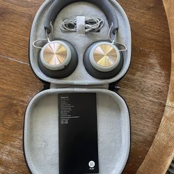 Bang & Olufsen Beoplay H4 Over-Ear Wireless Headphones 