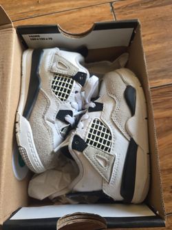 Jordan 4 Military Black size 6C
