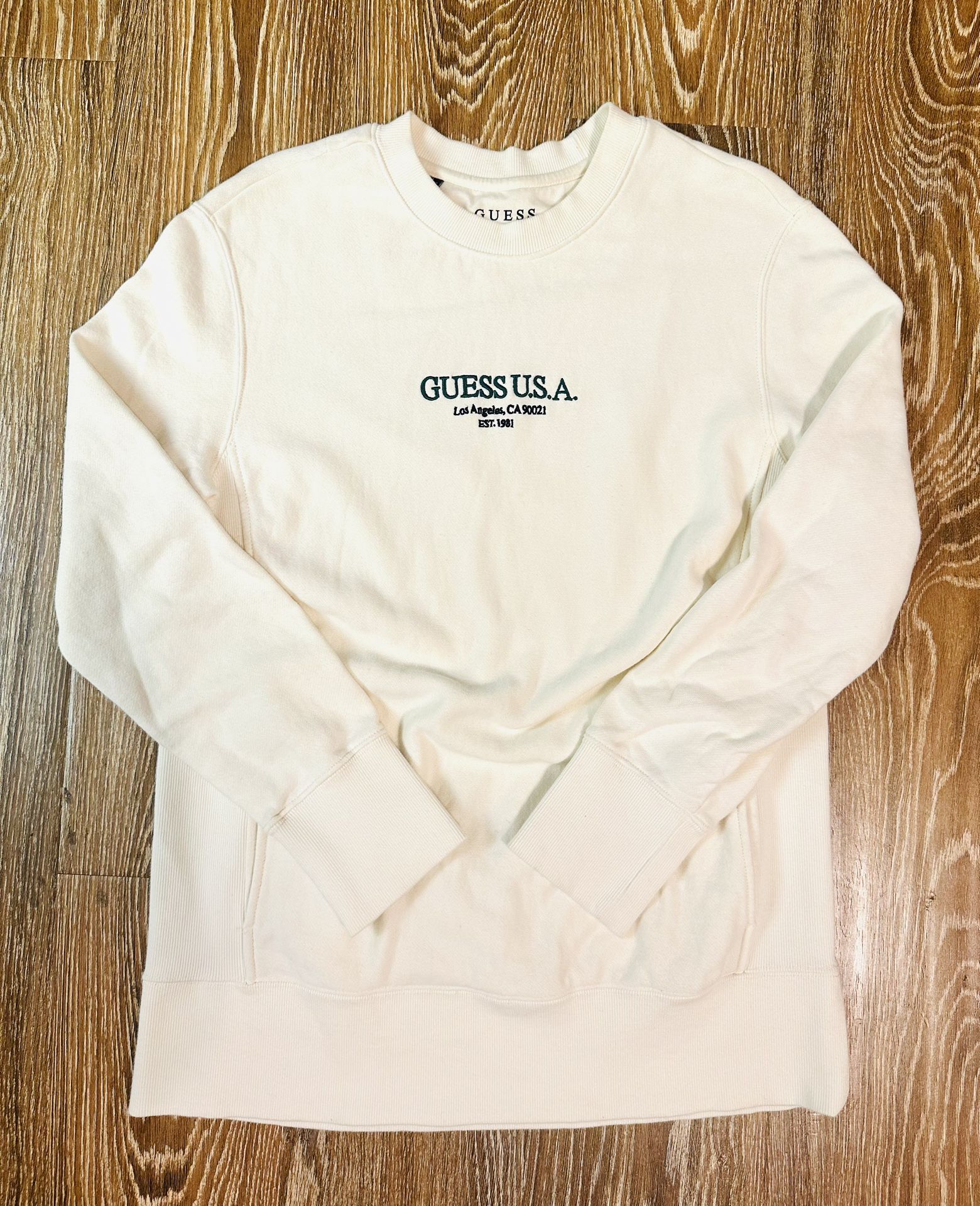Guess USA Logo White Long sleeve Crewneck Men’s Size Small