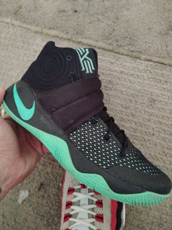 Nike Kyrie 2 Green Glow Size 9.5