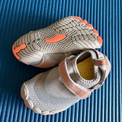 New! Kids Water/snorkeling Shoes Size 10