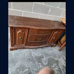 🎁BEAUTIFUL VINTAGE  BUFFET- CHERRY WOOD COlOR- SOLID WOOD🎁