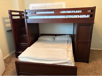 Bunk bed (full size and twin) with mattresses included