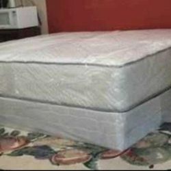 Queen seize box spring can deliver 