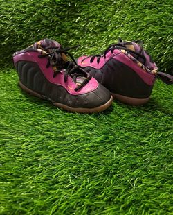 Kid shoes Nike  size 10c used no box