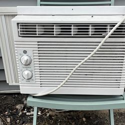 Window AC unit Window AC unit