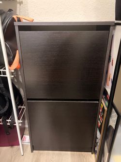 Shoe cabinet
