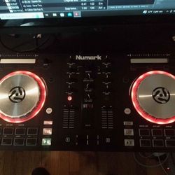 Numark dj mixing controller MTPRO 3 in mint condition pls read comes with power usb cable 