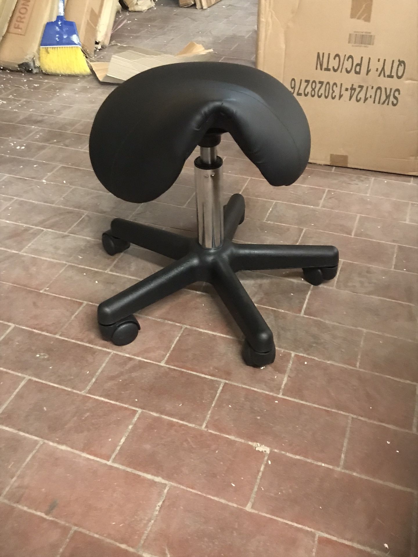 Freedom Saddle Stool
