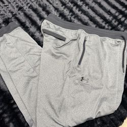 Awesome Grey Under Armour Men’s Large Joggers in great shape!  