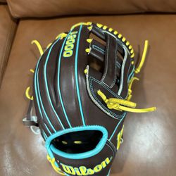 Wilson A2000 DW5 Limited Edition Exclusive Glove 