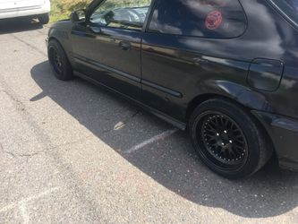 SELLING OR TRADING 4 LUG RIMS HMU !!!!!