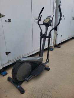 Stride trainer elliptical