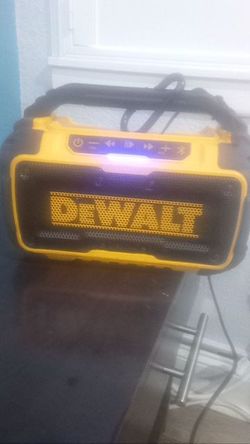 Bluebooth DeWalt speaker