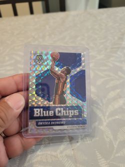 Onyeka okongwu mosaic blue chip silver prizm blue basketball card
