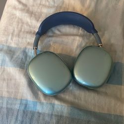 air pods max light blue 