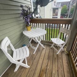 White Outdoor Bistro Set (Table + 2 Chairs)