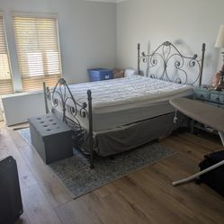 Private Room /Bath Fully Furnished With Amenities In Beautiful Neighborhood