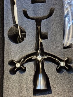 Brushed Nickel Bathroom Tub Faucet. New Out of Box Comes With Box. Classic Look, Not Used. Will Consider Reasonable Offers. 