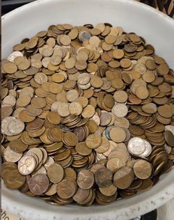 OFFERS ONLY NOT FREE Lot of 100 wheat Pennie’s