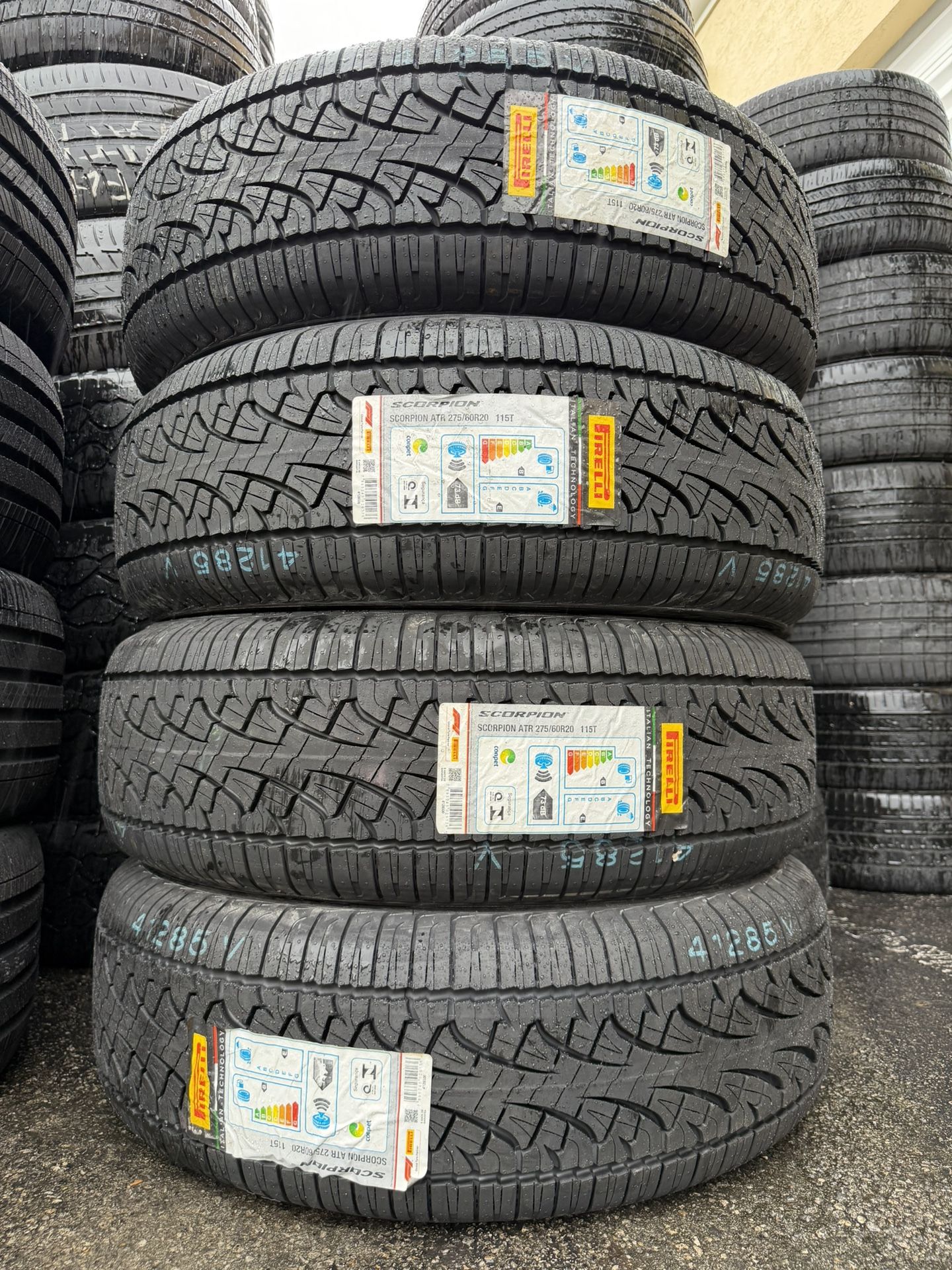 Set Pirelli 275 60 R20 for Sale in Fort Lauderdale, FL - OfferUp