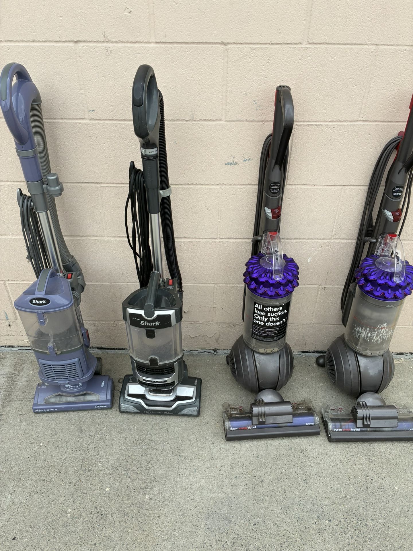 Vacuum Dyson Shark
